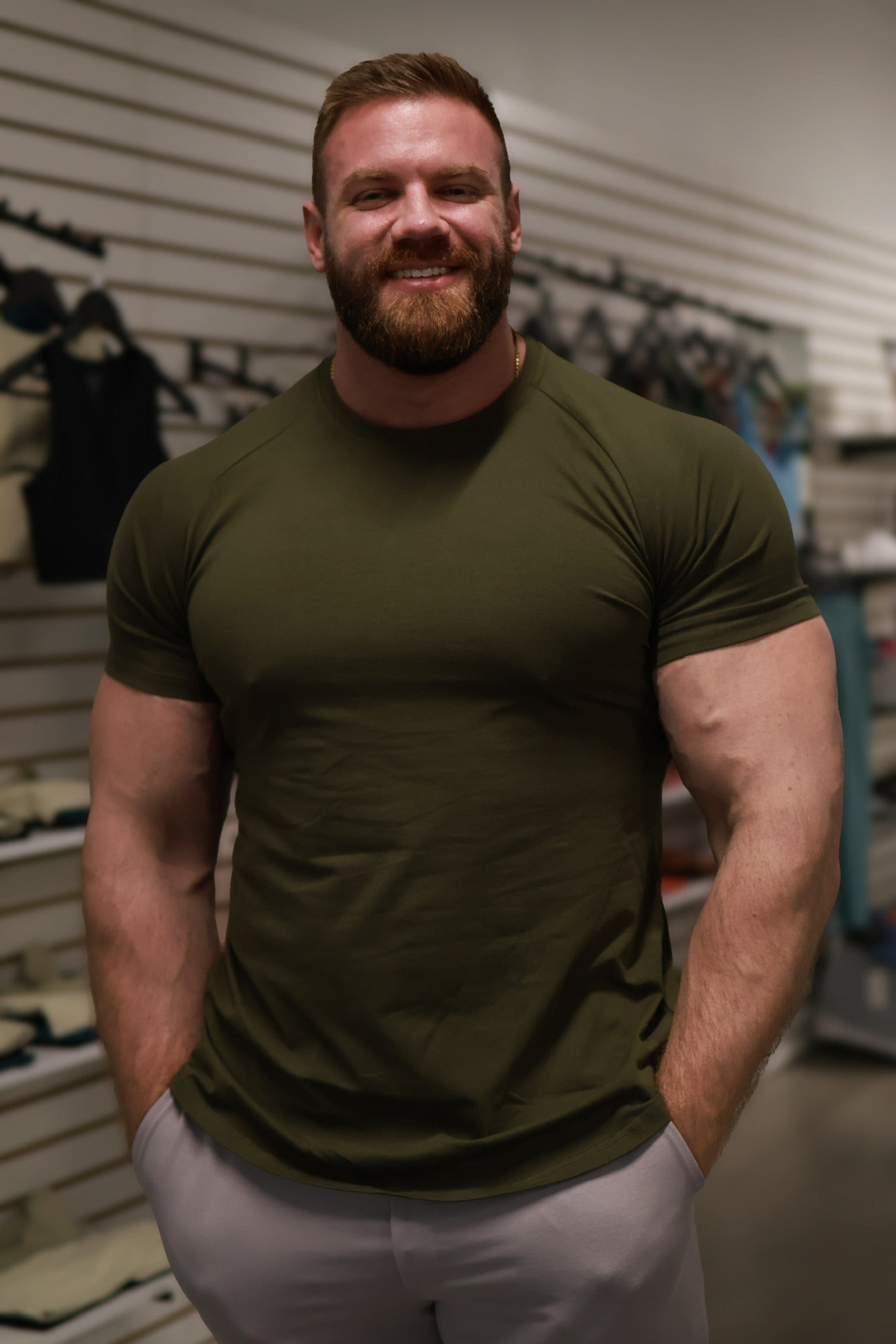 Free Spirit Outlet Army Green / XS Men's Scoop Tee