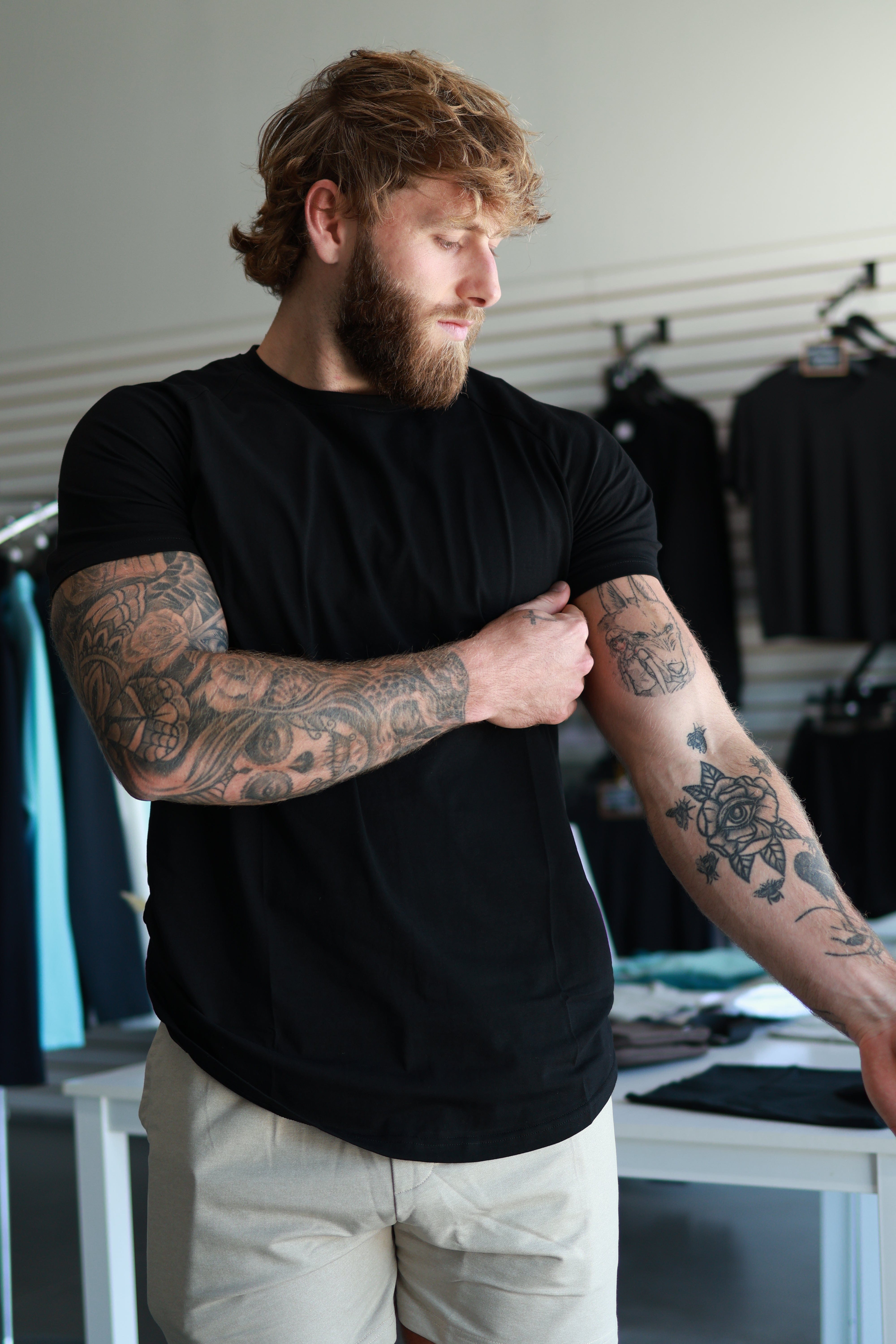 Free Spirit Outlet Men's Scoop Tee