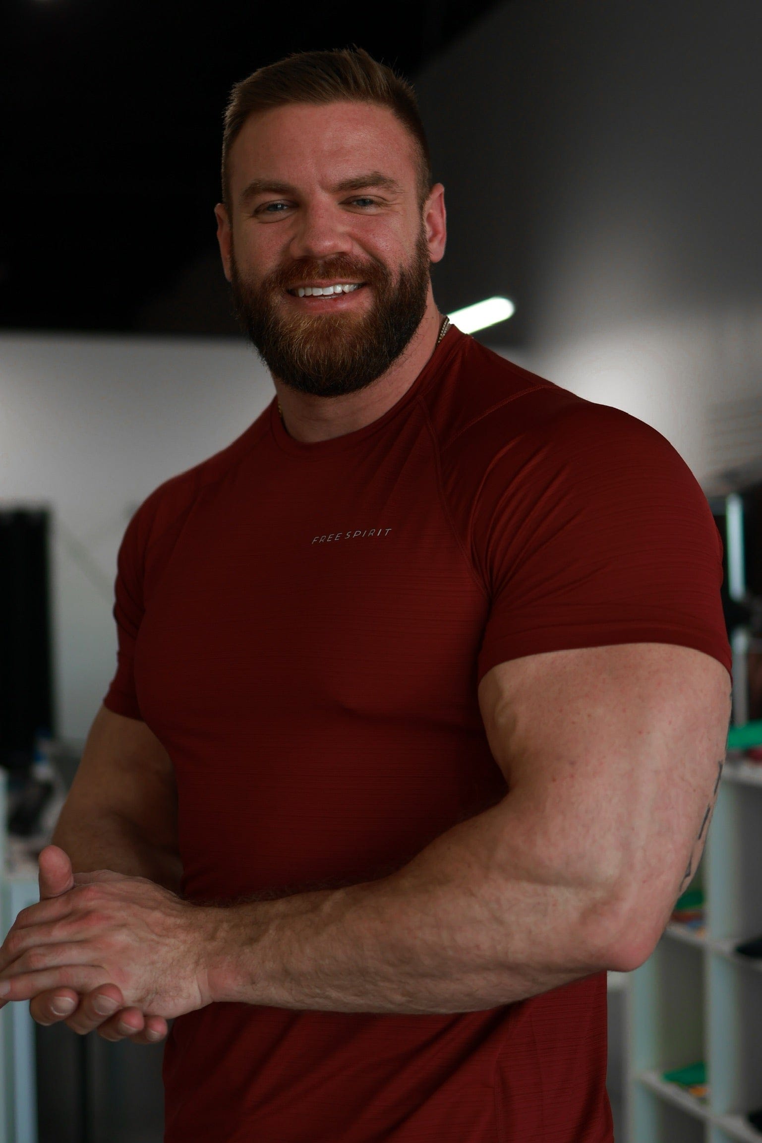 Free Spirit Outlet Red / XS Performance Tee