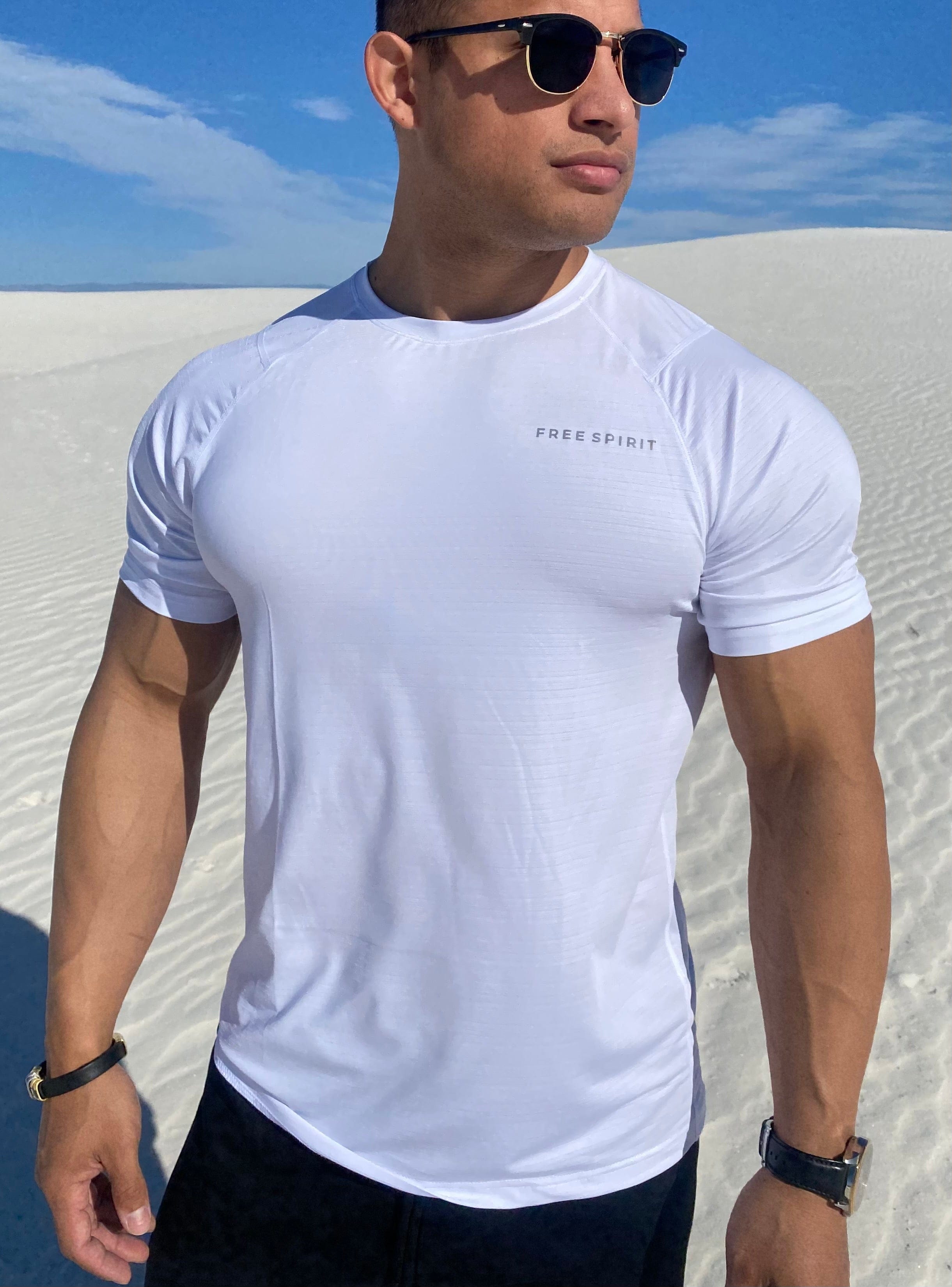 Free Spirit Outlet Salty(White) / XS Performance Tee