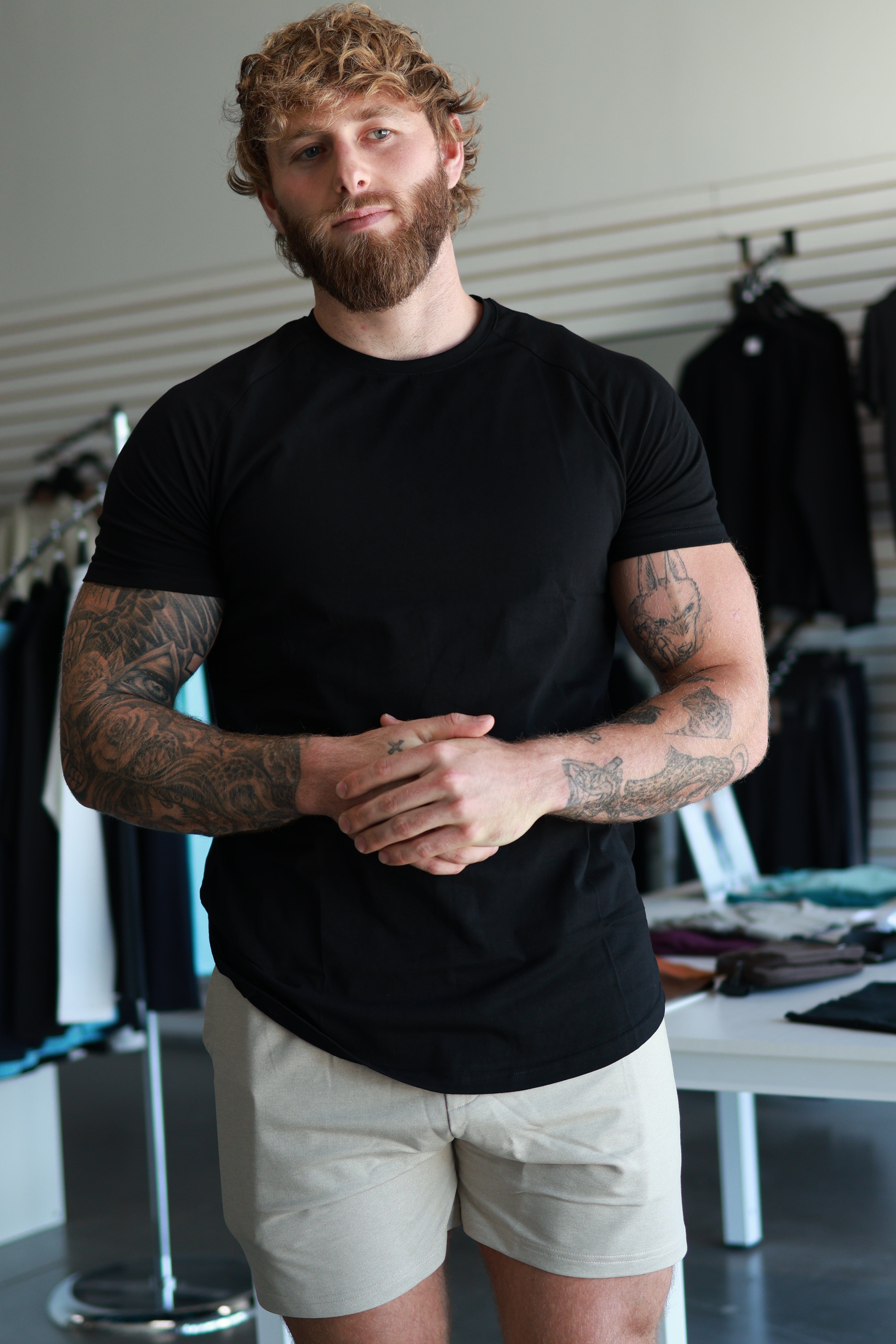 Free Spirit Outlet Men's Scoop Tee