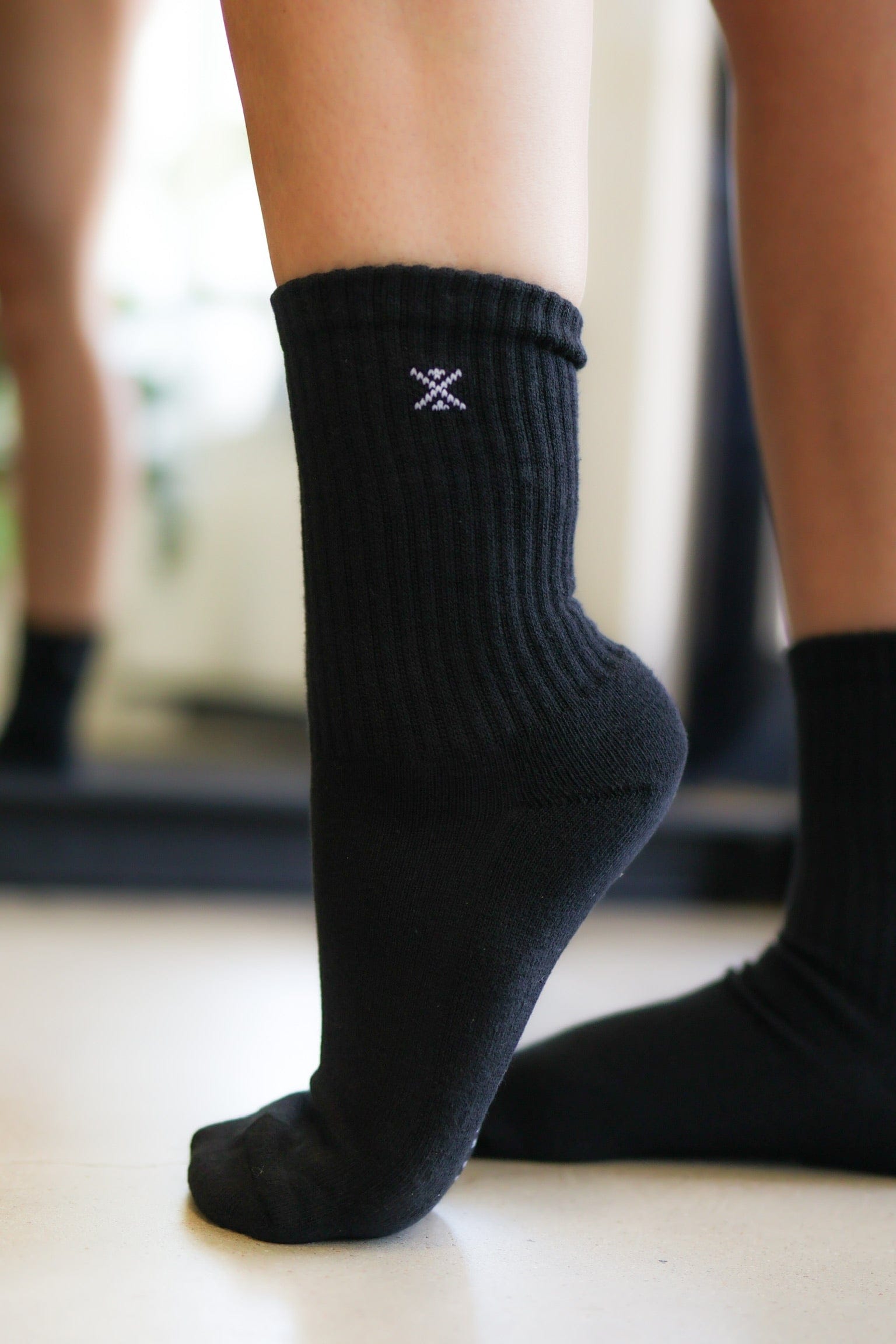 Free Spirit Outlet S (Women’s) / Black Crew Socks